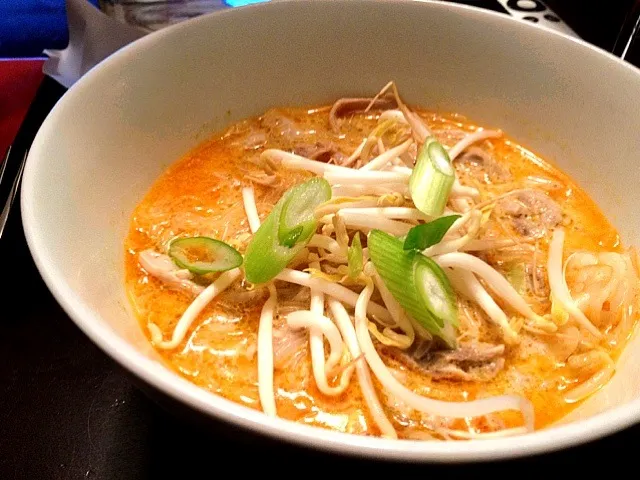 prawn and chicken laksa|Ali Rossさん