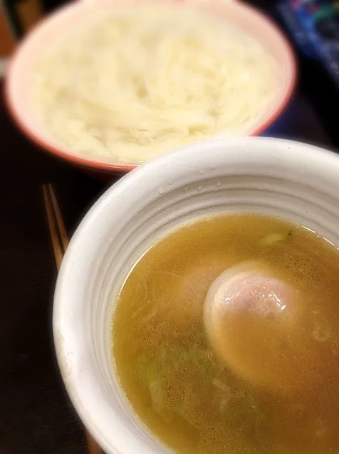 魚介豚骨系スープで稲庭うどん|プラムてつ。さん