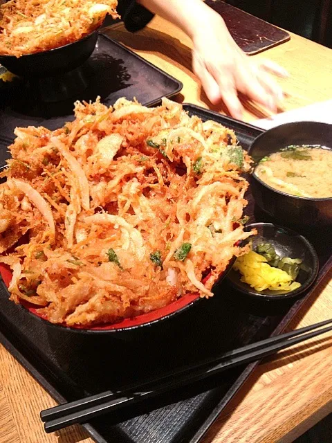 Snapdishの料理写真:ビッグなかき揚げ丼|かずさん