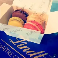 Snapdishの料理写真:lindt macaroons|yanさん