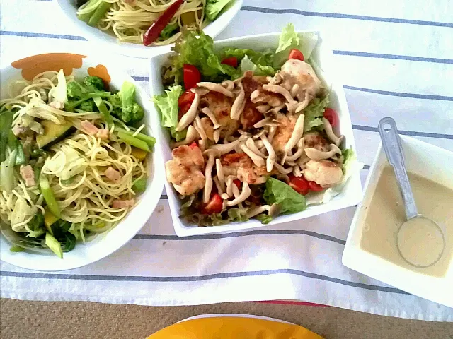 野菜たっぷりペペロンチーノ&チキンサラダ|あっぷるさん