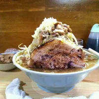 Snapdishの料理写真:ブタ入りラーメン|naokiさん