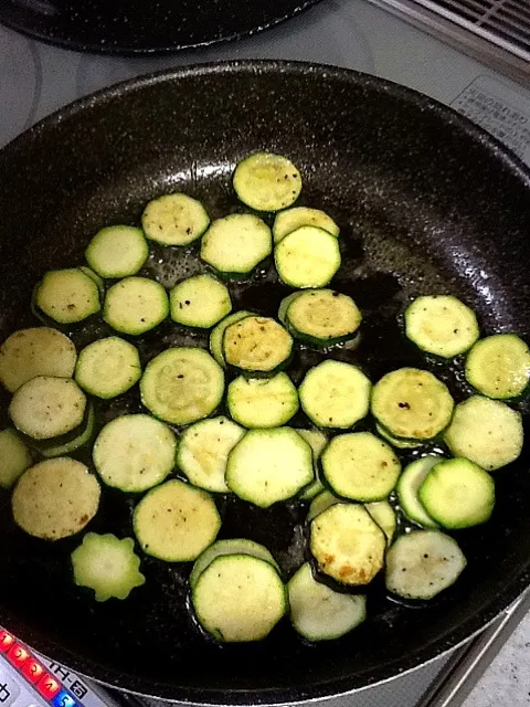 zucchini sauted in butter|Kirsten Adachiさん