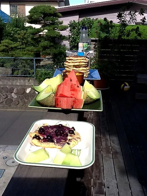 breakfast on the deck|Kirsten Adachiさん