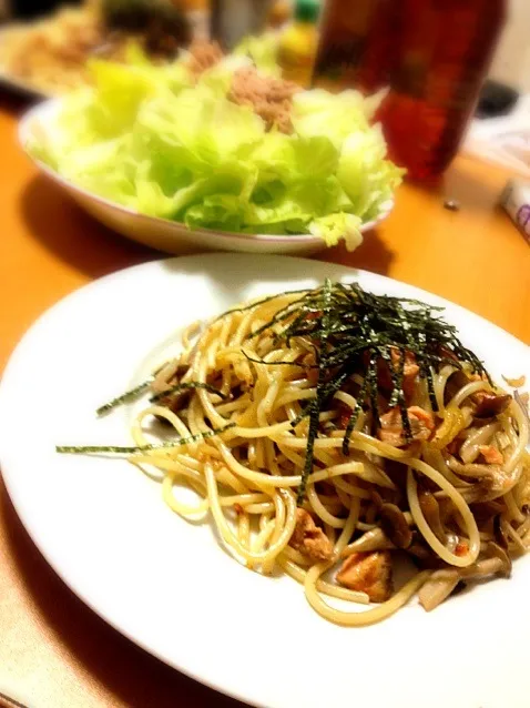 きのこと鮭のバター醤油パスタ|かなこさん