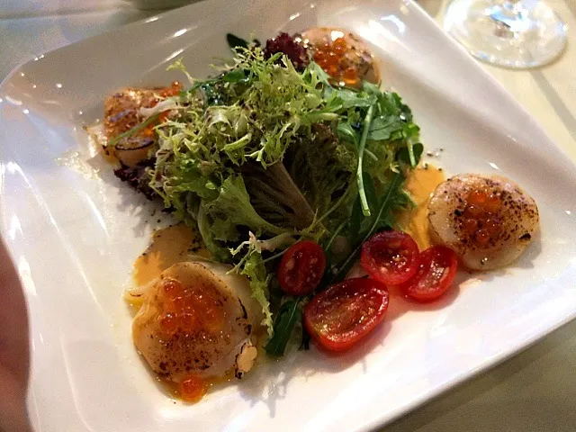 Snapdishの料理写真:seared medallion of scallop|jeanさん