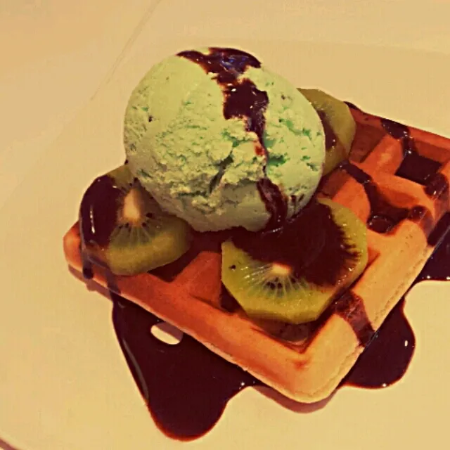 Mint icecream and waffle!|Ellison C.さん