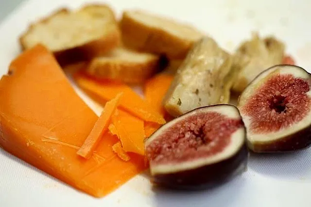 Mimolet,artichokes,fig|Salvatore Cuomoさん