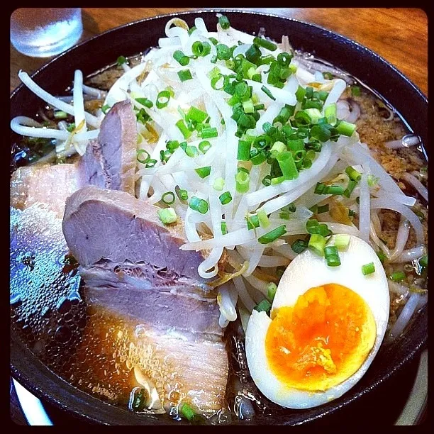 Snapdishの料理写真:背脂ラーメン|まりりんさん