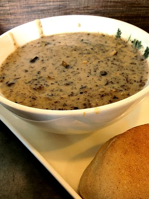 Velvety mushroom stroganoff soup|Nicholas Tayさん