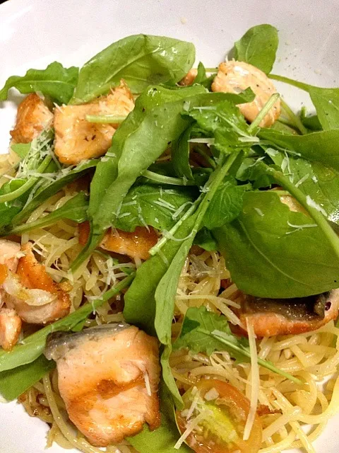 spaghetti with salmon and rocket|sasithorn sinhaseniさん