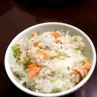 Snapdishの料理写真:大根の葉と鮭の混ぜご飯