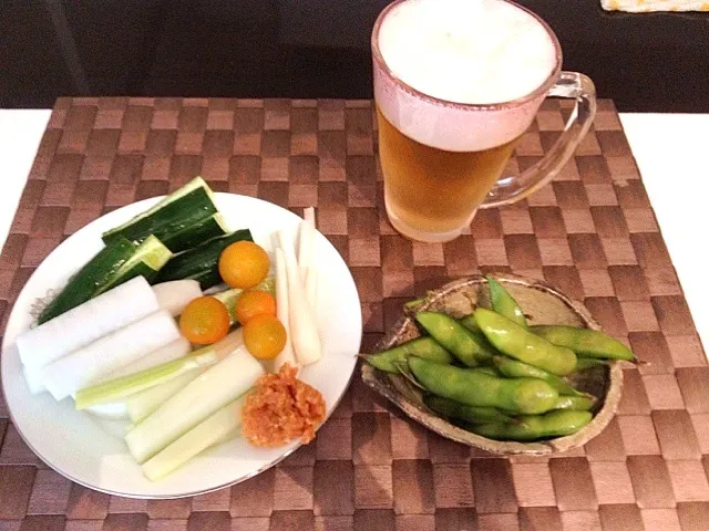 Snapdishの料理写真:枝豆と野菜スティック|gintanさん