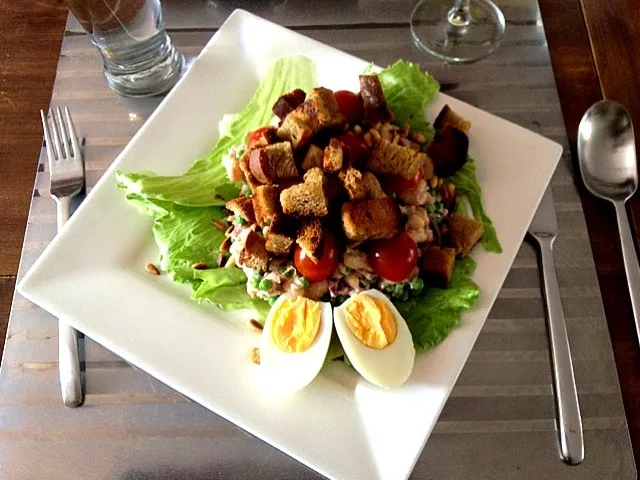 maaktijdsalade met zelfgemaakte croutons|Richard Koolenさん