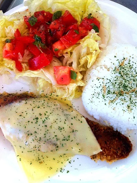 鮭香草パン粉焼きチーズのせワンプレートランチ|亜矢さん