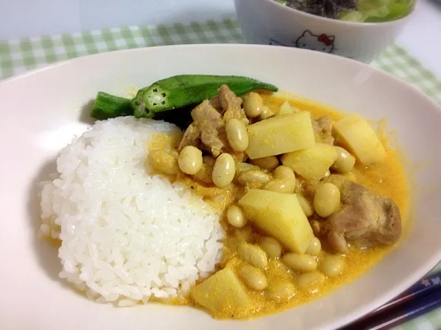 大豆とチキンのトマトカレー|いばきょんさん