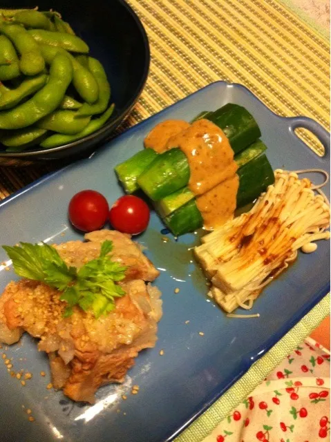 本日の炭水化物抜きメニュー！トロトロ軟骨の塩麹！エノキの酢味噌！味噌マヨキュ！枝豆！|akochi0112さん