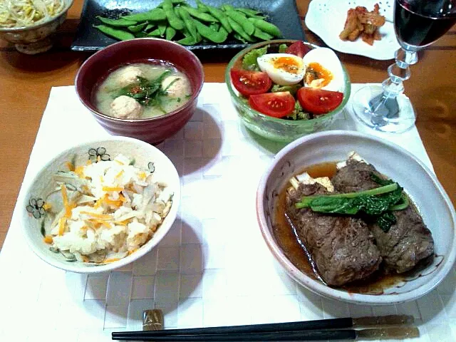 今夜の晩ご飯は、ゴボウご飯、肉巻き豆腐の煮込み、鶏つくねとキャベツのお味噌汁、枝豆などなど～|ミコさん