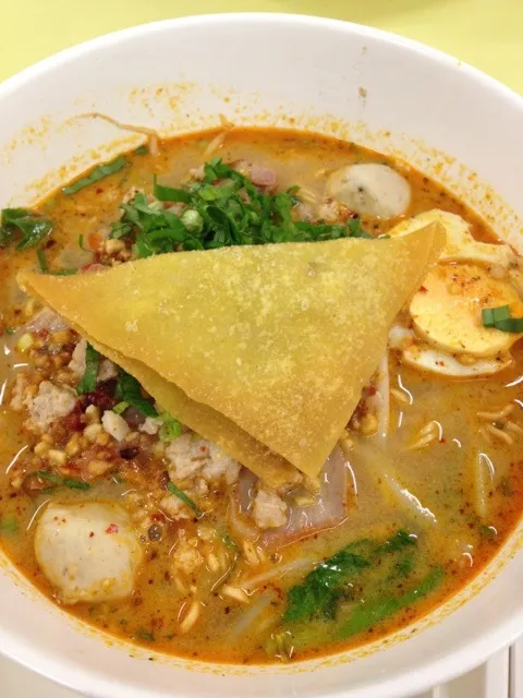 เตี๋ยวไข่ต้มยำ, tom yum noodle with egg|Tunaさん