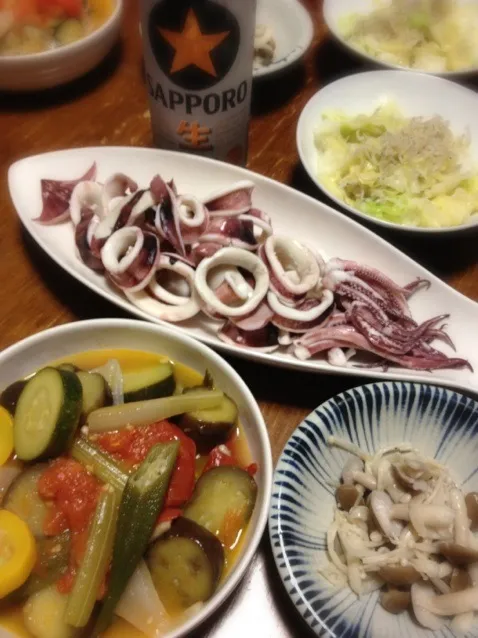 Snapdishの料理写真:茹でイカ生姜醤油、ラタトゥイユ、キャベツとジャコ炒め、キノコ塩麹漬け|raku_darさん