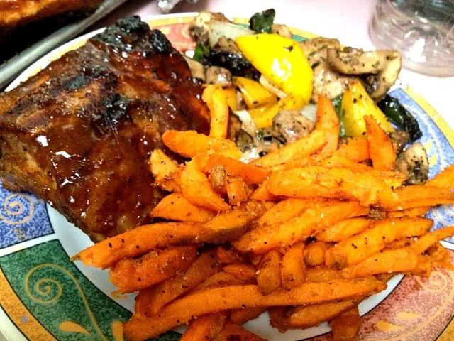 ribs, sweet potatoe fried and grilled veggies|candice denchyさん