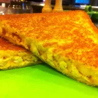 Snapdishの料理写真:Grilled Cheese with Chicken|cristina pellegrinoさん