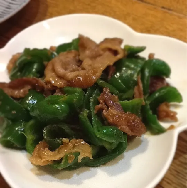 豚コマとピーマンの醤油麹炒め|ヴェローナのパン屋さんさん