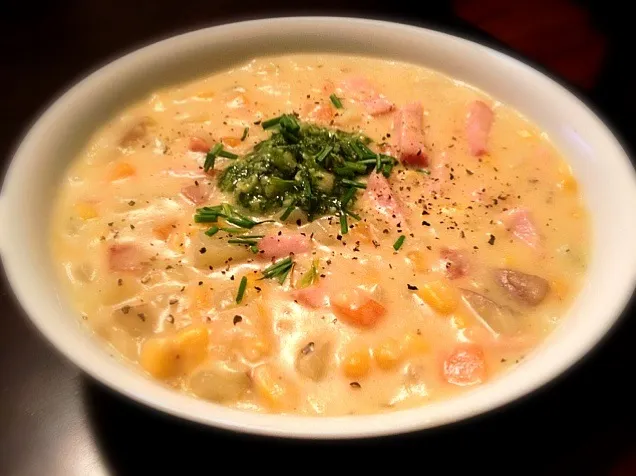 Snapdishの料理写真:corn chowder soup|Ali Rossさん