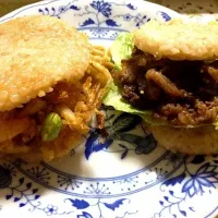 モスのライスバーガーもどき ＩＮ焼肉ANDかき揚げ|にこゆいさん