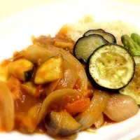 Snapdishの料理写真:夏野菜たっぷりトマトカレー|さやかさん