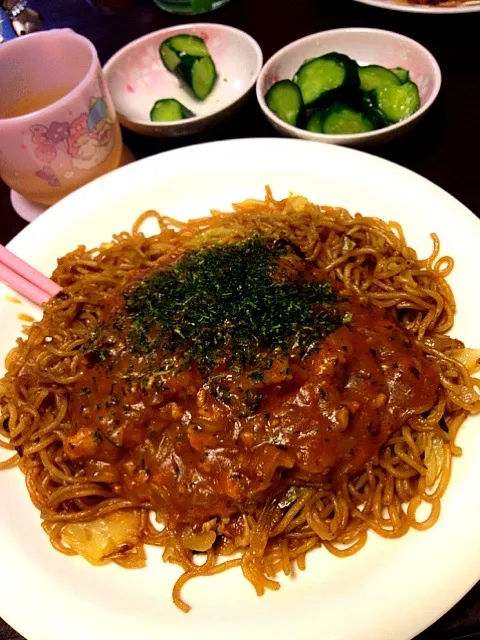 再現！高島屋の地下の焼きそば、キュウリの漬物|IGGYさん