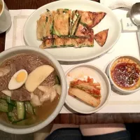 冷麺とチヂミのセット、キムチ付き。2012/7/20 Fri|fumikorosukeさん