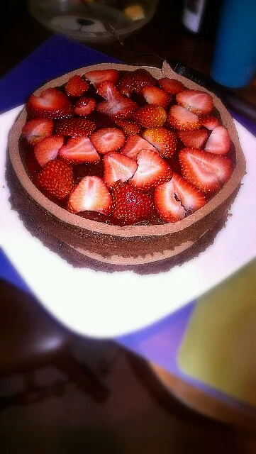 chocolate cake w/ strawberry filling|evaさん