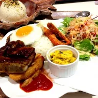 Snapdishの料理写真:cocoLoco..:)hAwaiian fOod fOr me and my bAby!! Lunch nA!:)|mayleen buluranさん