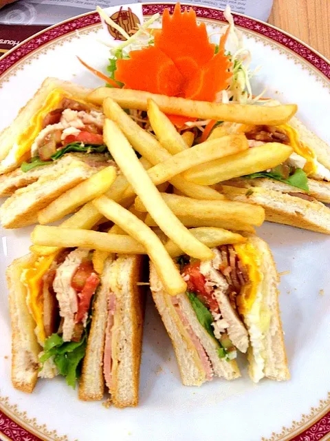 Snapdishの料理写真:Club Sandwich|Aomさん