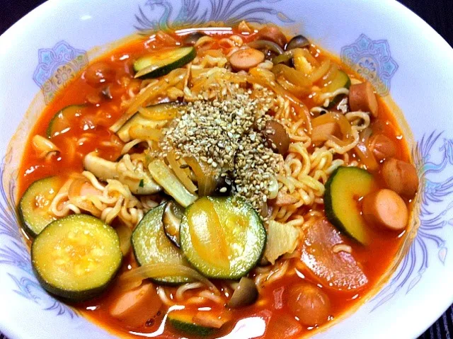 サッポロ1番塩ラーメンを私なりのトマト達と一緒に|ワタベ トモヨシさん