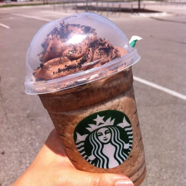 Mocha Cookie Crumble Frappuccino|Nanaさん