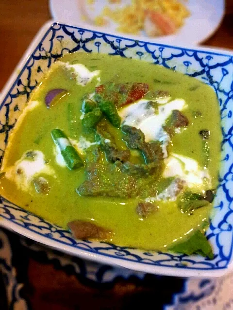 Snapdishの料理写真:thai beef green curry|kelly limさん