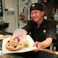 live scallop sushi|doug richardsonさん