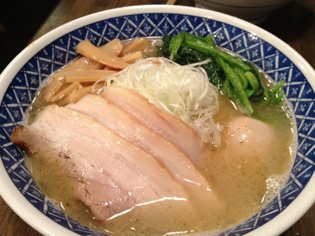 Snapdishの料理写真:えび塩スペシャルラーメン(活力屋/秋葉原)|juneshunさん