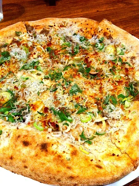 anchovies negi &shirastu pizza|sirakorn owadaさん