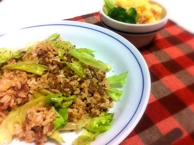 肉味噌レタスチャーハン|かぱまなみさん