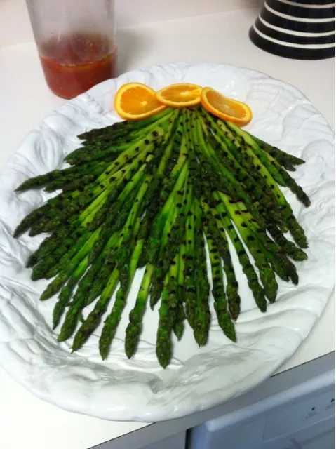 grilled asparagus with roasted tomato vinegarette|Christine pavelkaさん