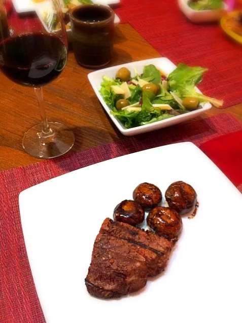 Steak With Red Wine Mushrooms|Joさん