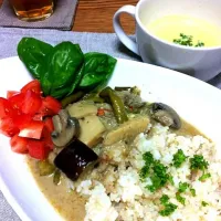 Snapdishの料理写真:タイ風グリーンカレーととうもろこしスープ|Junさん