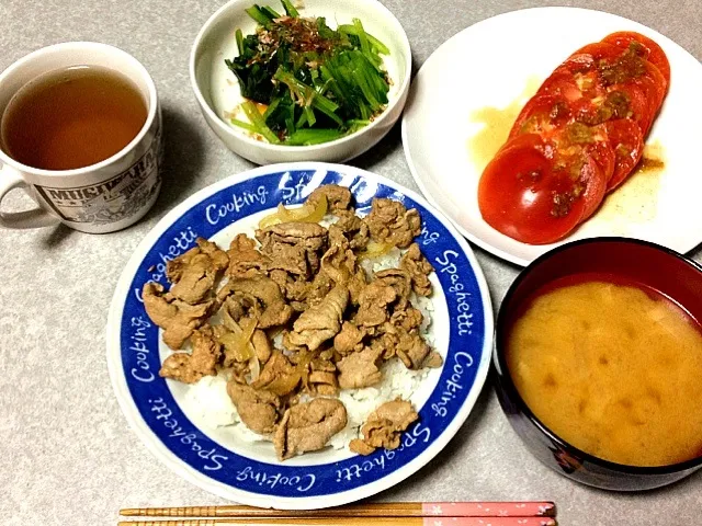 豚丼•お浸し•トマト•味噌汁|うるしちかさん