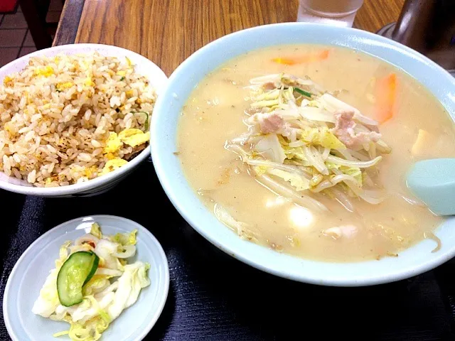 Snapdishの料理写真:五目ラーメン定食|kutsuna ippeiさん