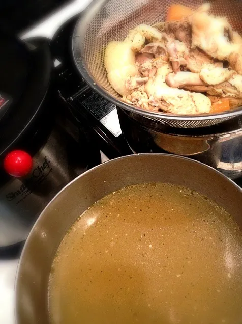 Authentic chicken broth made with roasted chicken bones|gigiさん