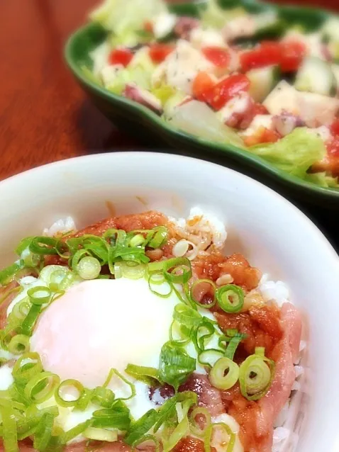 ネギトロ丼、バジルオリーブサラダ|えいみさん