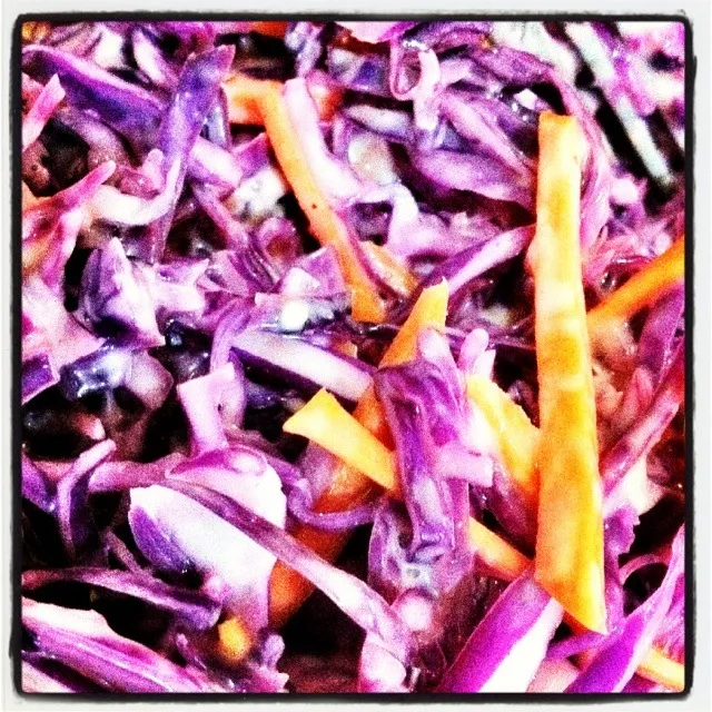 Purple cabbage coleslaw|caren memanさん